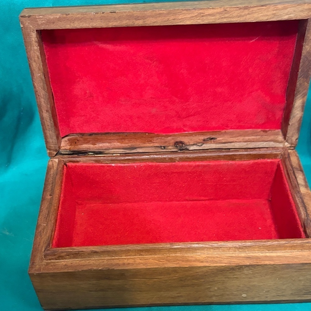 Vintage Handcrafted Rosewood Trinket/Jewelry Box with Hinged Lid - Picture 3 of 5